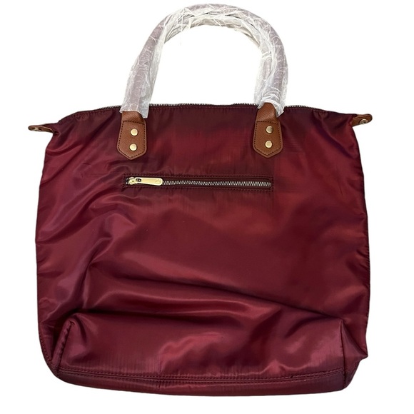 NWOT C. WONDER Signature Burgundy Tote wi/ Zip Top & Gold Logo - Picture 2 of 4